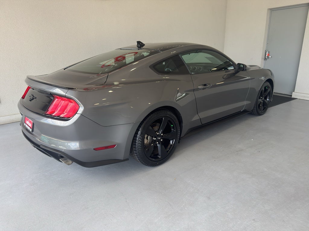 2022 Ford Mustang EcoBoost