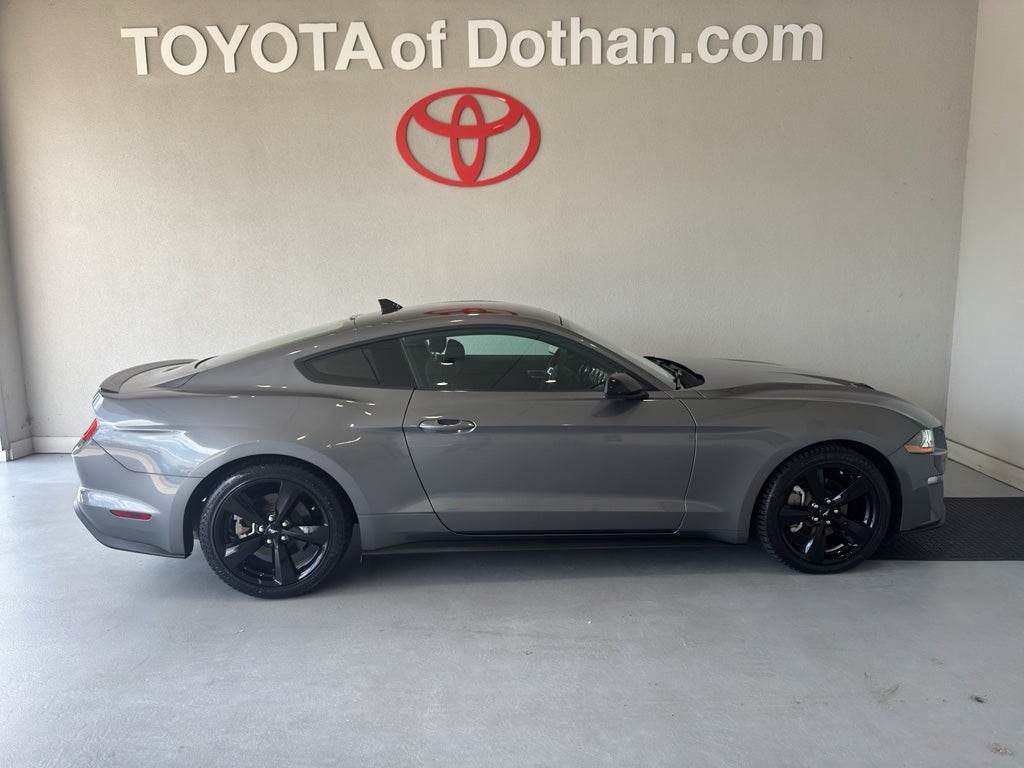 2022 Ford Mustang EcoBoost