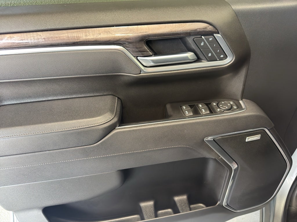 2025 Chevrolet Silverado LTZ