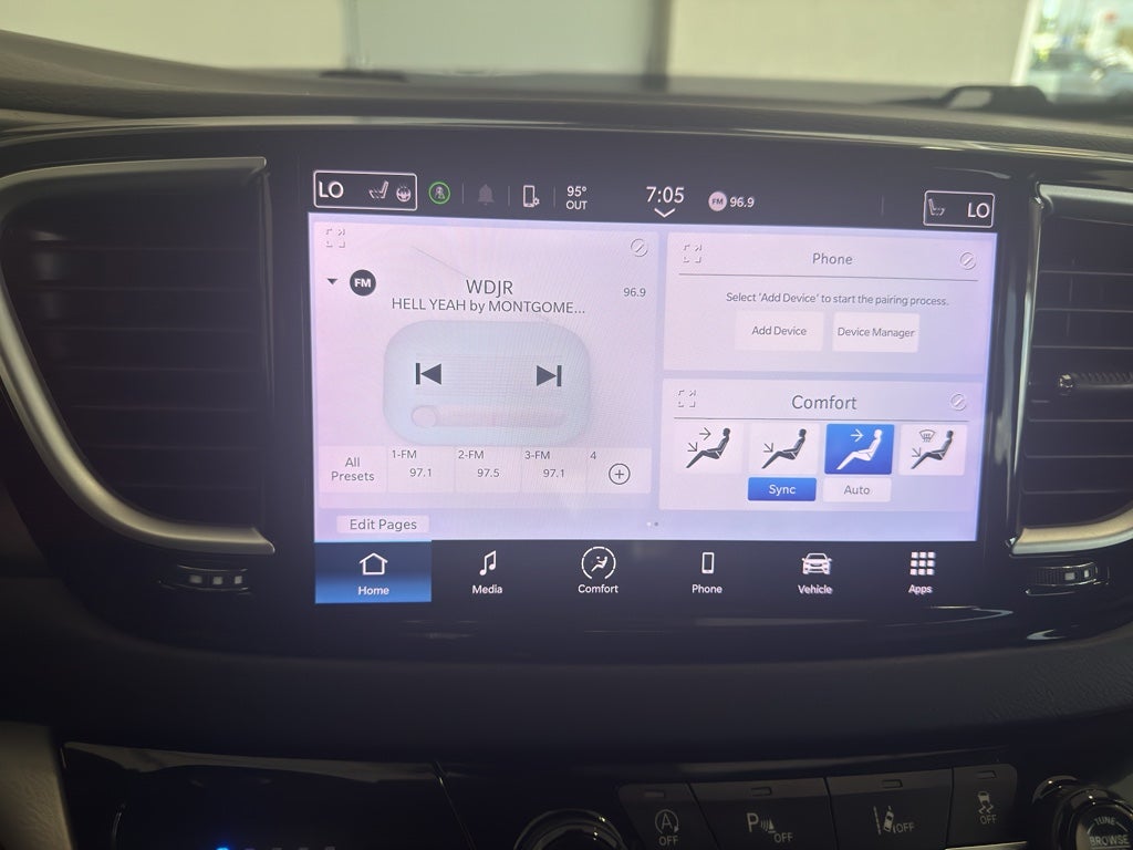 2023 Chrysler Pacifica Touring L
