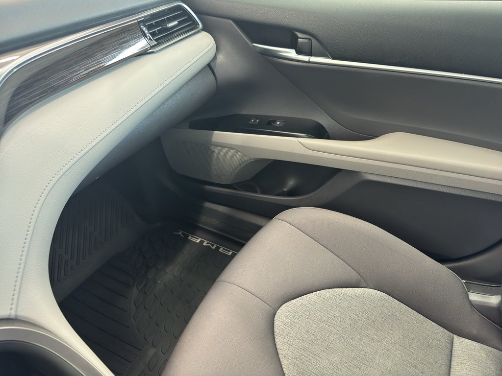 2020 Toyota Camry Hybrid LE