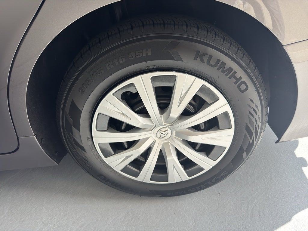 2020 Toyota Camry Hybrid LE