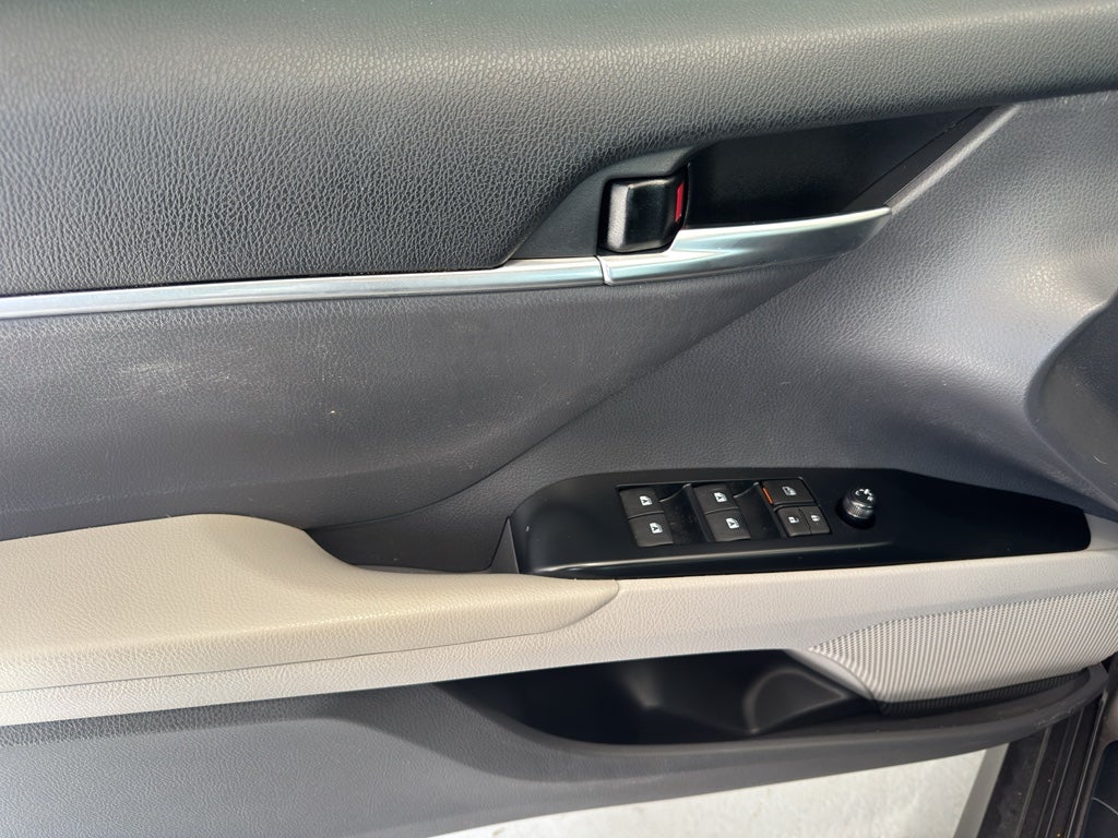 2020 Toyota Camry Hybrid LE