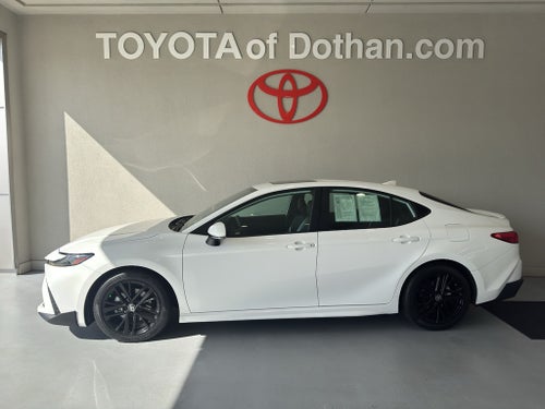 2025 Toyota Camry Hybrid SE