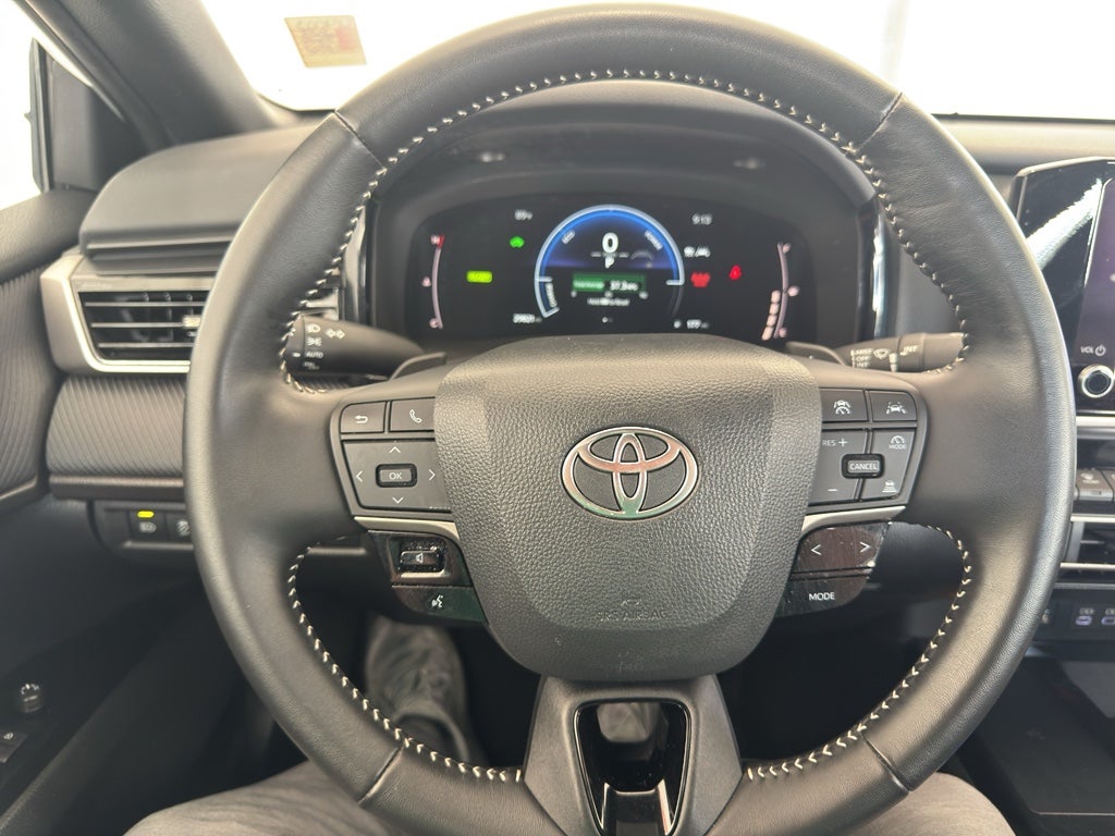 2025 Toyota Camry Hybrid SE