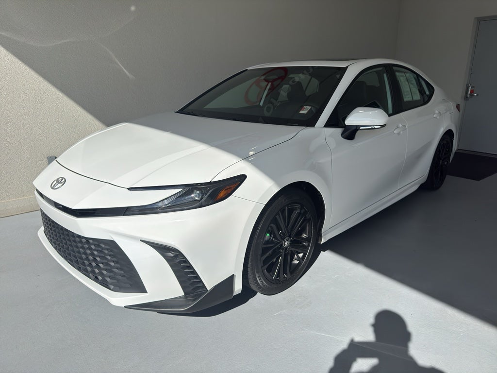 2025 Toyota Camry Hybrid SE