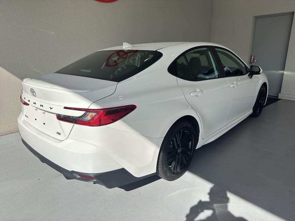 2025 Toyota Camry Hybrid SE