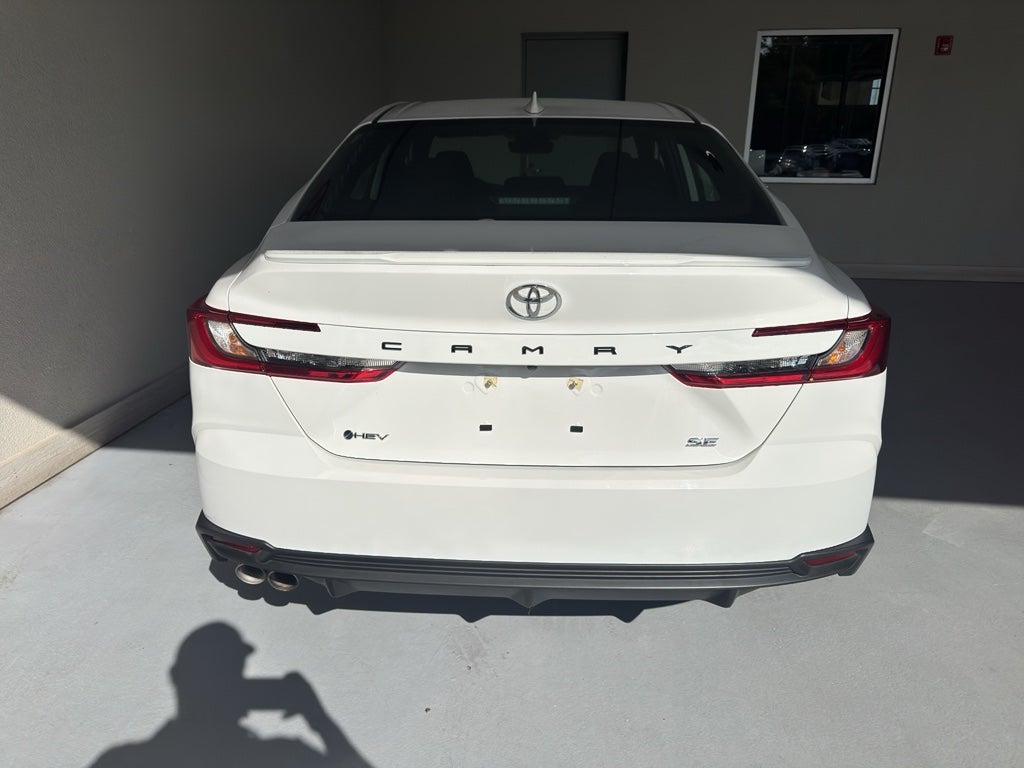 2025 Toyota Camry Hybrid SE