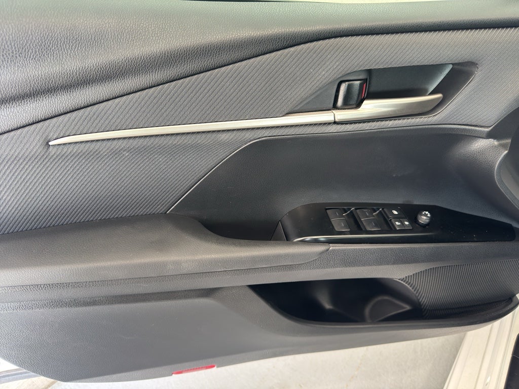 2025 Toyota Camry Hybrid SE