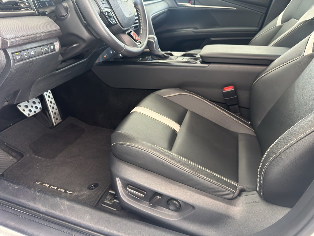 2025 Toyota Camry Hybrid SE
