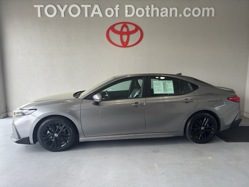 2025 Toyota Camry Hybrid SE