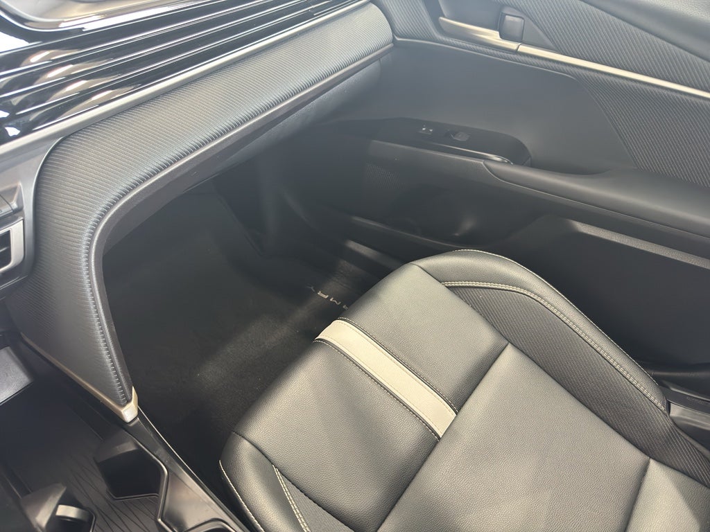 2025 Toyota Camry Hybrid SE