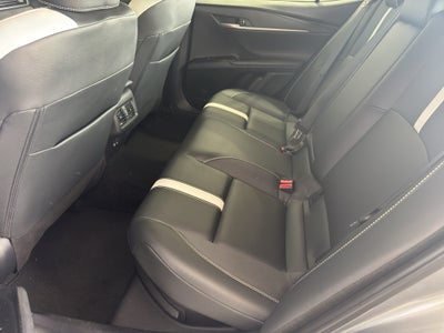2025 Toyota Camry Hybrid SE