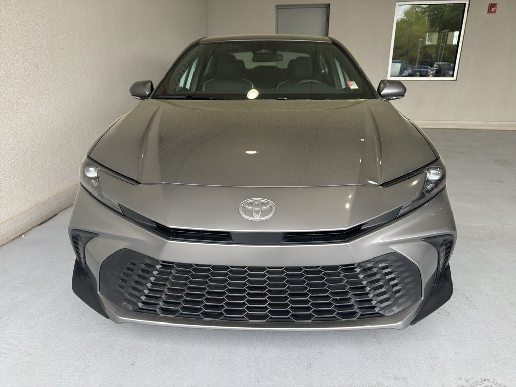2025 Toyota Camry Hybrid SE