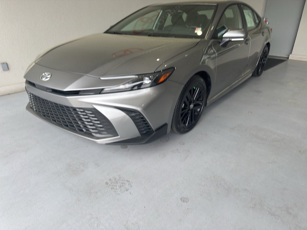 2025 Toyota Camry Hybrid SE
