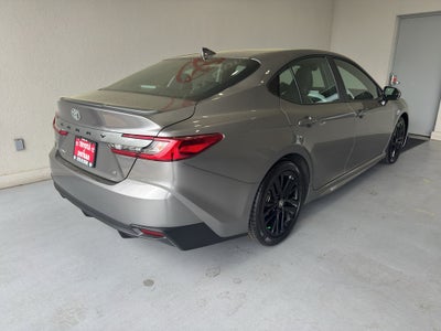 2025 Toyota Camry Hybrid SE