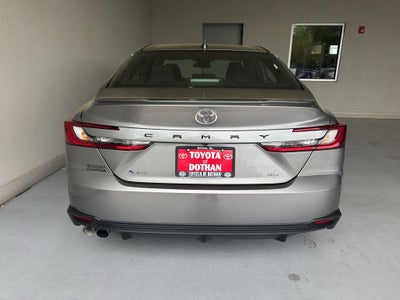 2025 Toyota Camry Hybrid SE