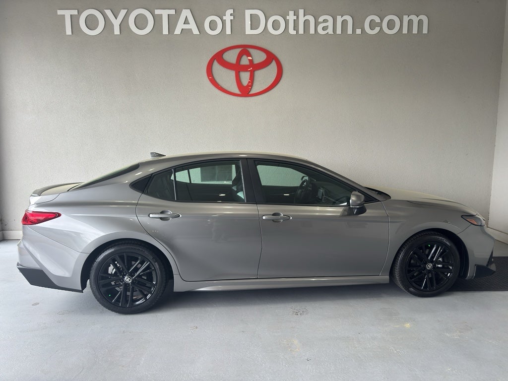 2025 Toyota Camry Hybrid SE