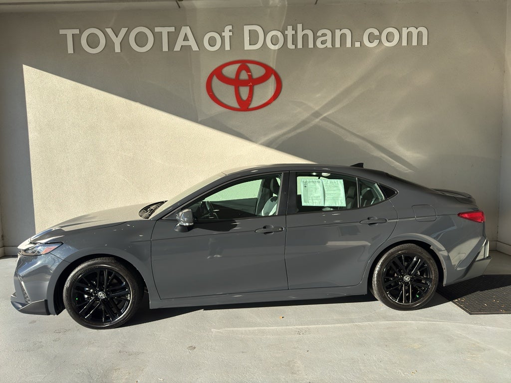2025 Toyota Camry Hybrid SE