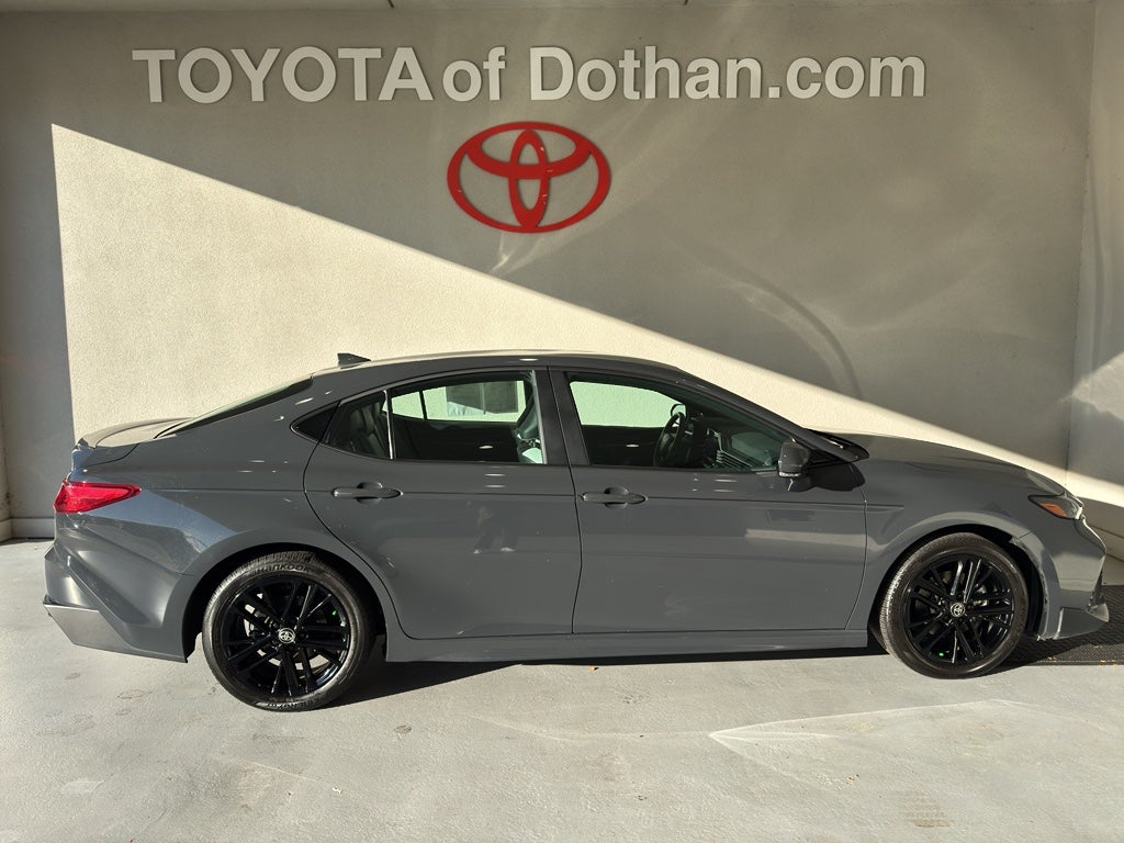 2025 Toyota Camry Hybrid SE