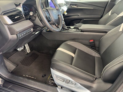 2025 Toyota Camry Hybrid SE