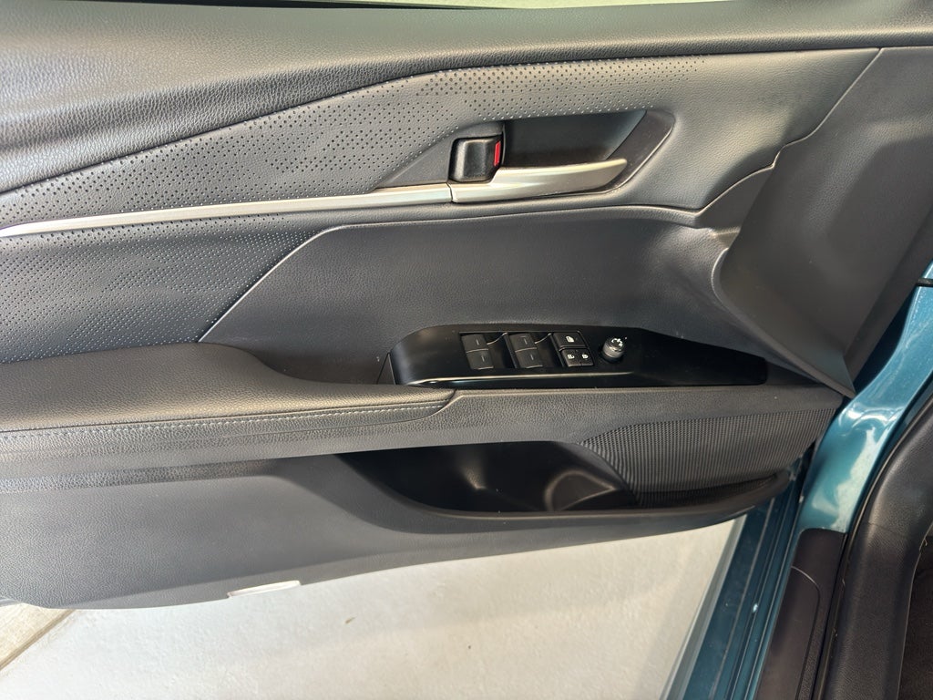 2025 Toyota Camry Hybrid XSE