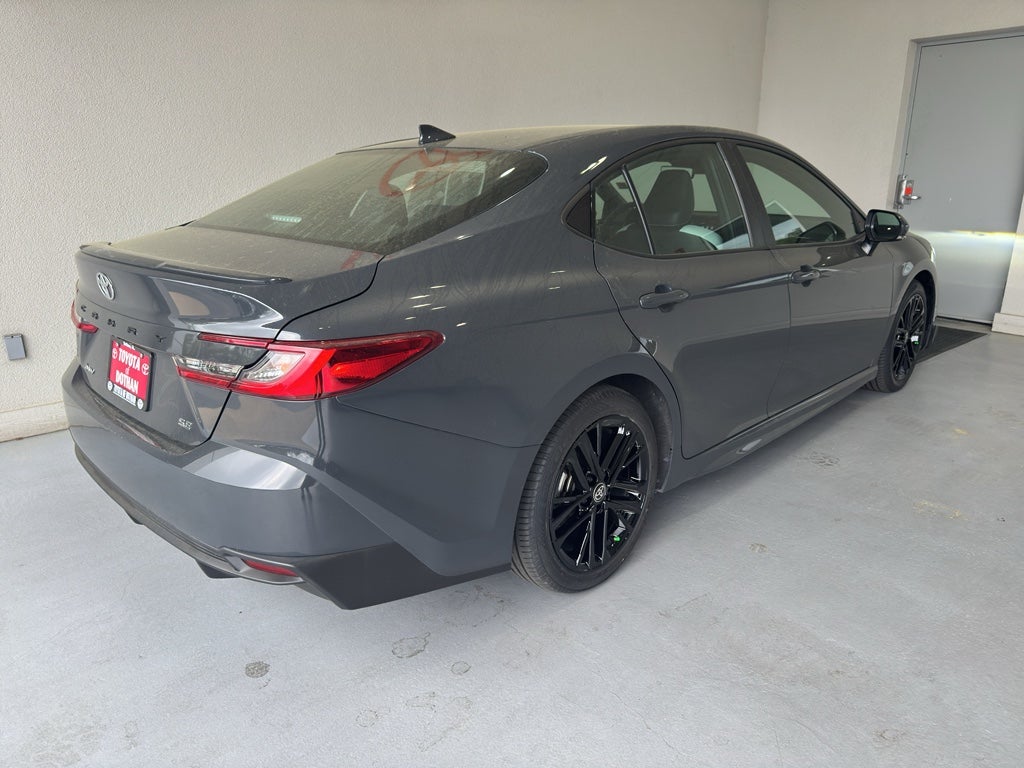 2025 Toyota Camry Hybrid SE