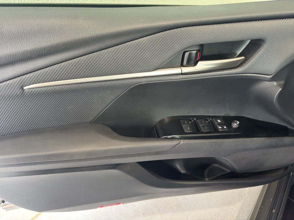 2025 Toyota Camry Hybrid SE