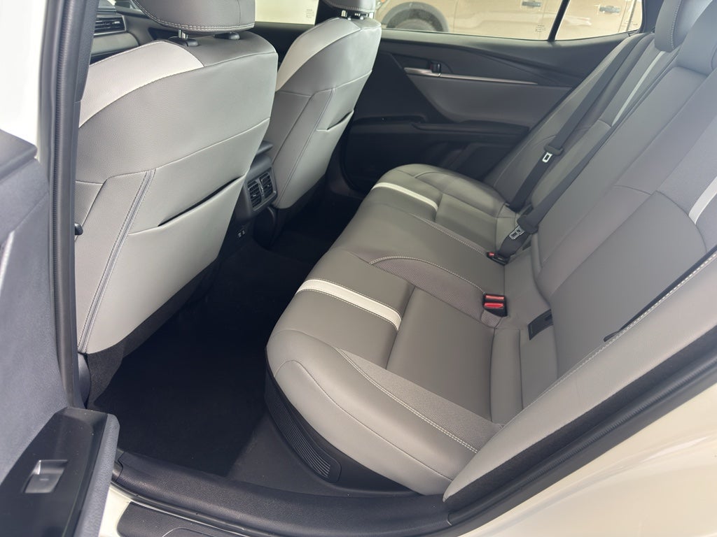 2025 Toyota Camry Hybrid SE