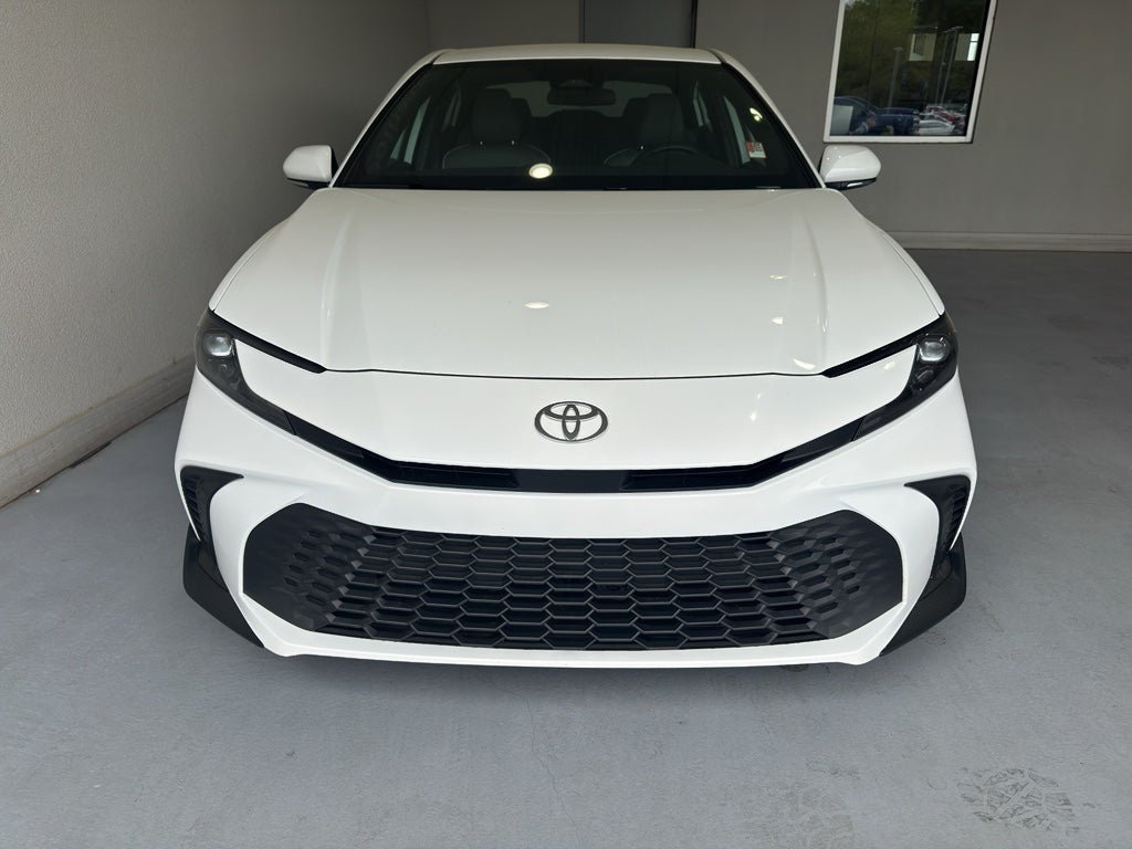 2025 Toyota Camry Hybrid SE
