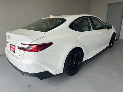 2025 Toyota Camry Hybrid SE