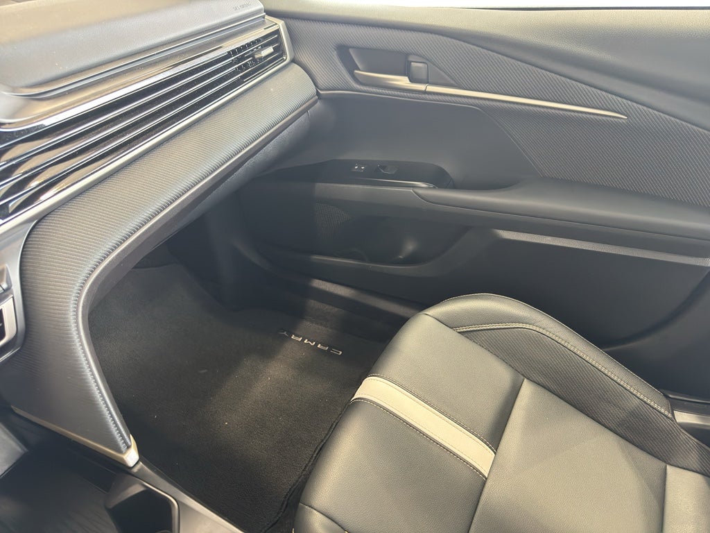 2025 Toyota Camry Hybrid SE