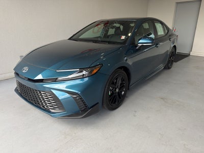 2025 Toyota Camry Hybrid SE