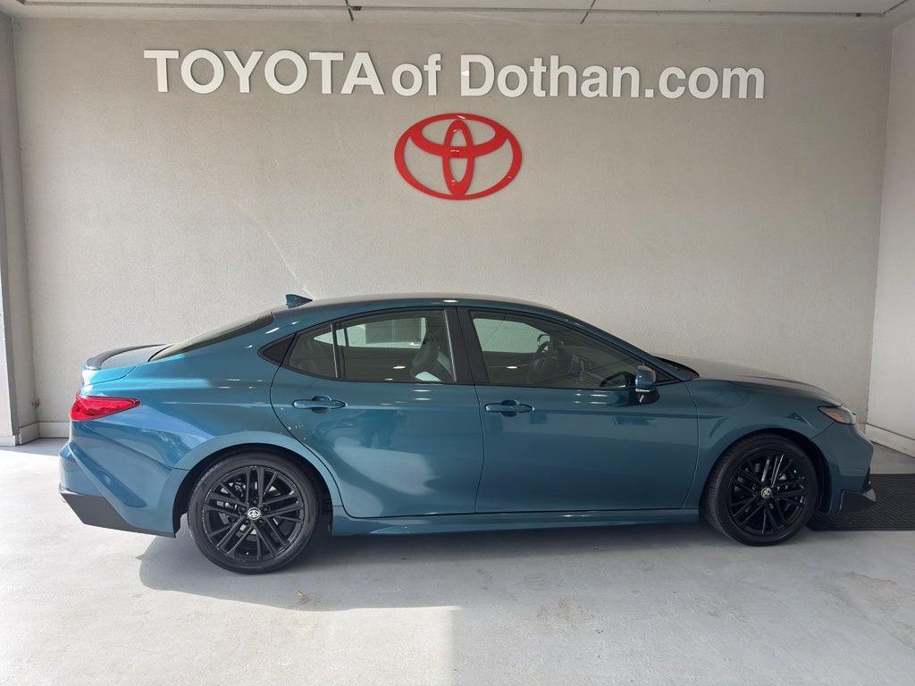 2025 Toyota Camry Hybrid SE