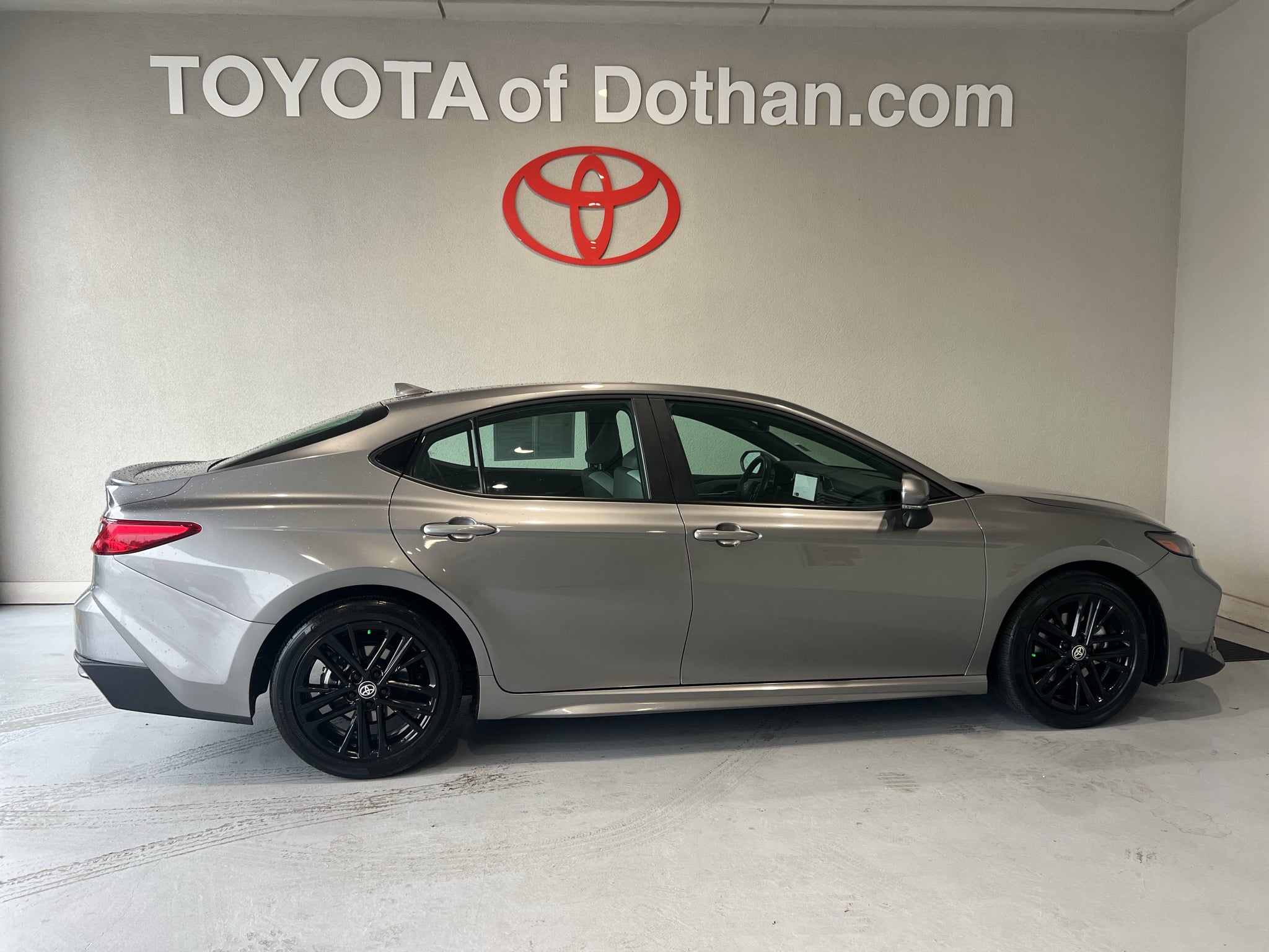 2026 Toyota Camry Hybrid SE