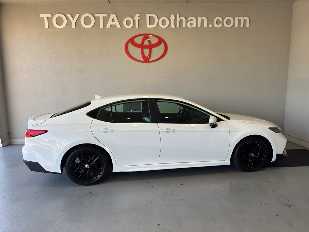 2025 Toyota Camry Hybrid SE