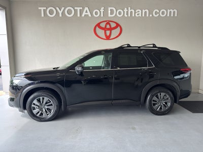 2024 Nissan Pathfinder SV