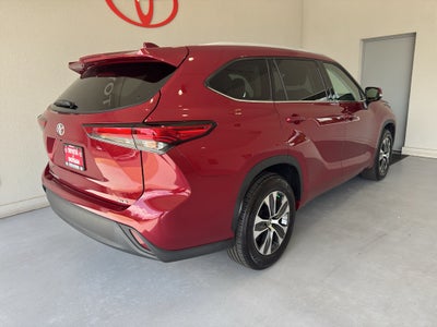 2022 Toyota Highlander XLE