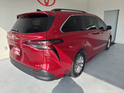 2025 Toyota Sienna XLE