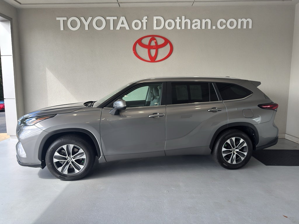 2025 Toyota Highlander XLE