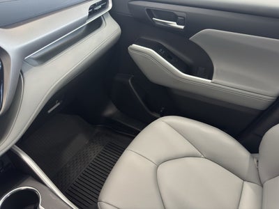 2025 Toyota Highlander XLE