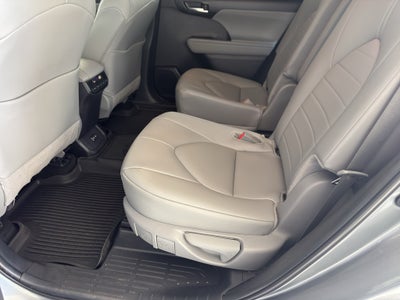 2025 Toyota Highlander XLE