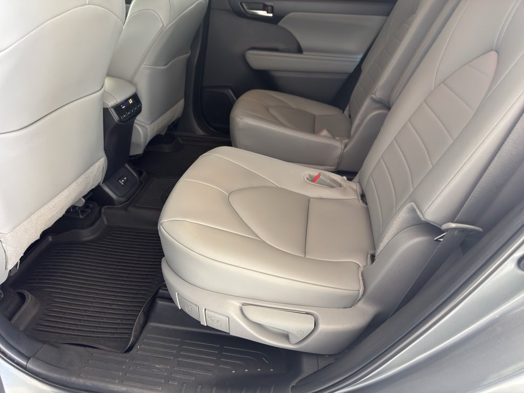 2025 Toyota Highlander XLE