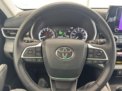 2025 Toyota Highlander XLE