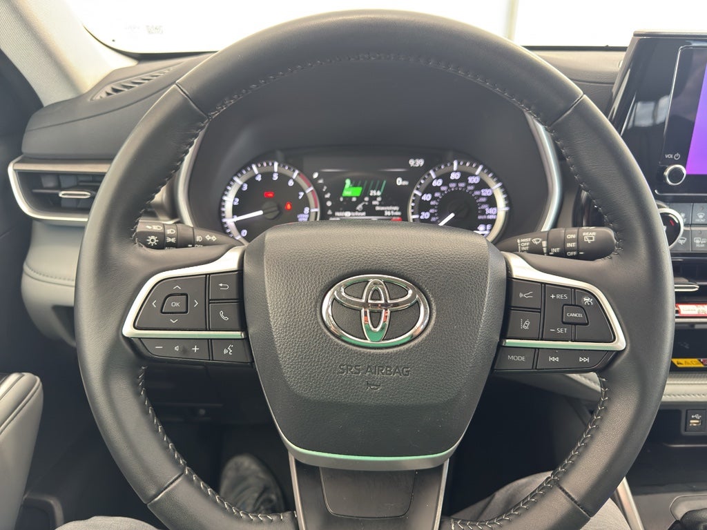 2025 Toyota Highlander XLE