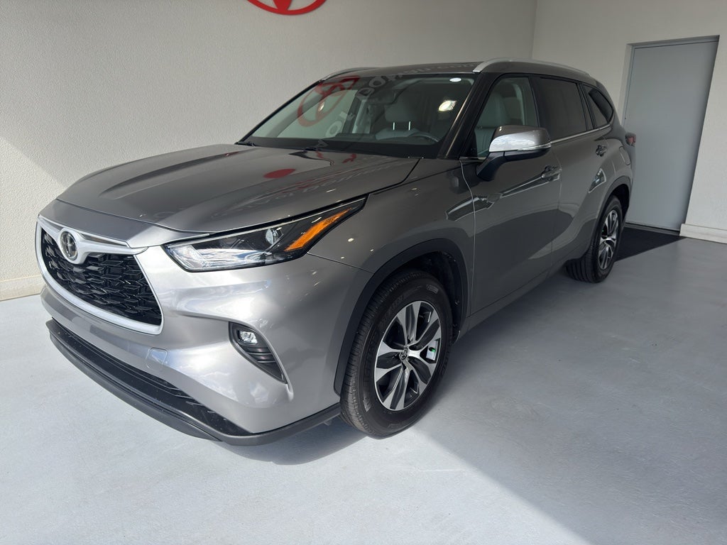 2025 Toyota Highlander XLE