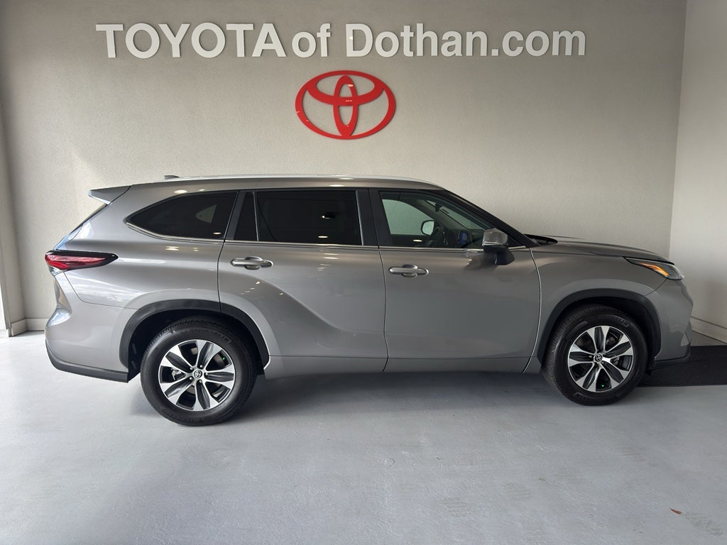 2025 Toyota Highlander XLE