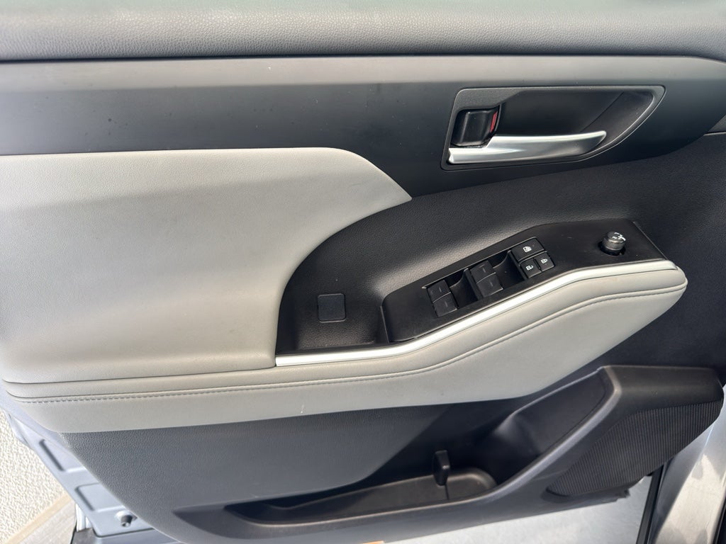 2025 Toyota Highlander XLE
