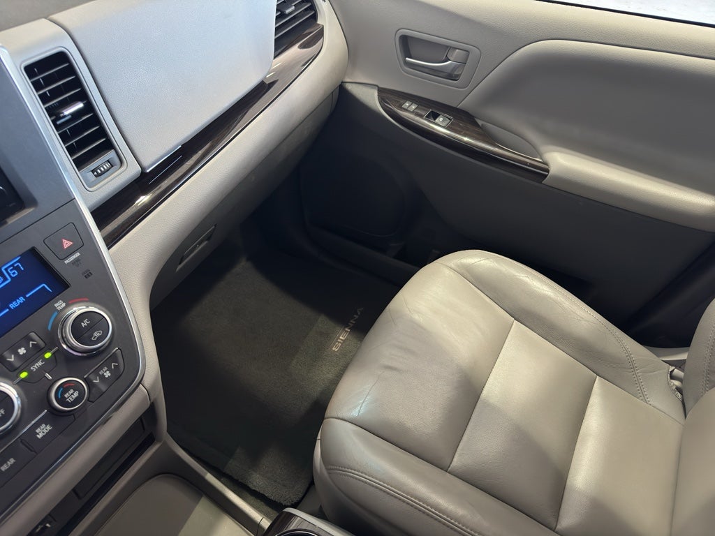 2015 Toyota Sienna XLE