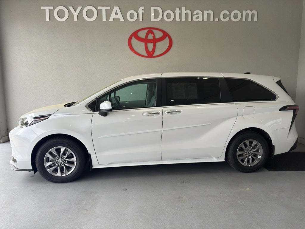 2024 Toyota Sienna XLE